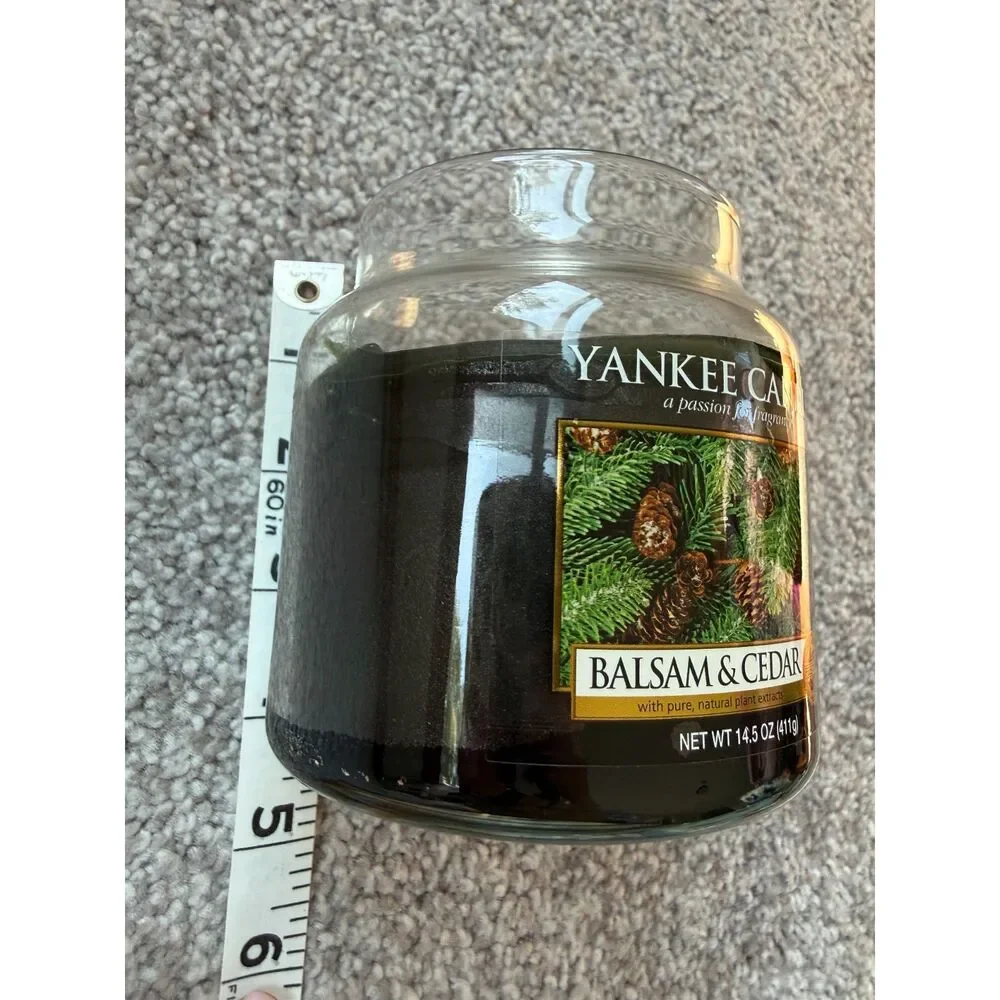 Yankee Candle Balsam and Cedar Medium Jar Candle